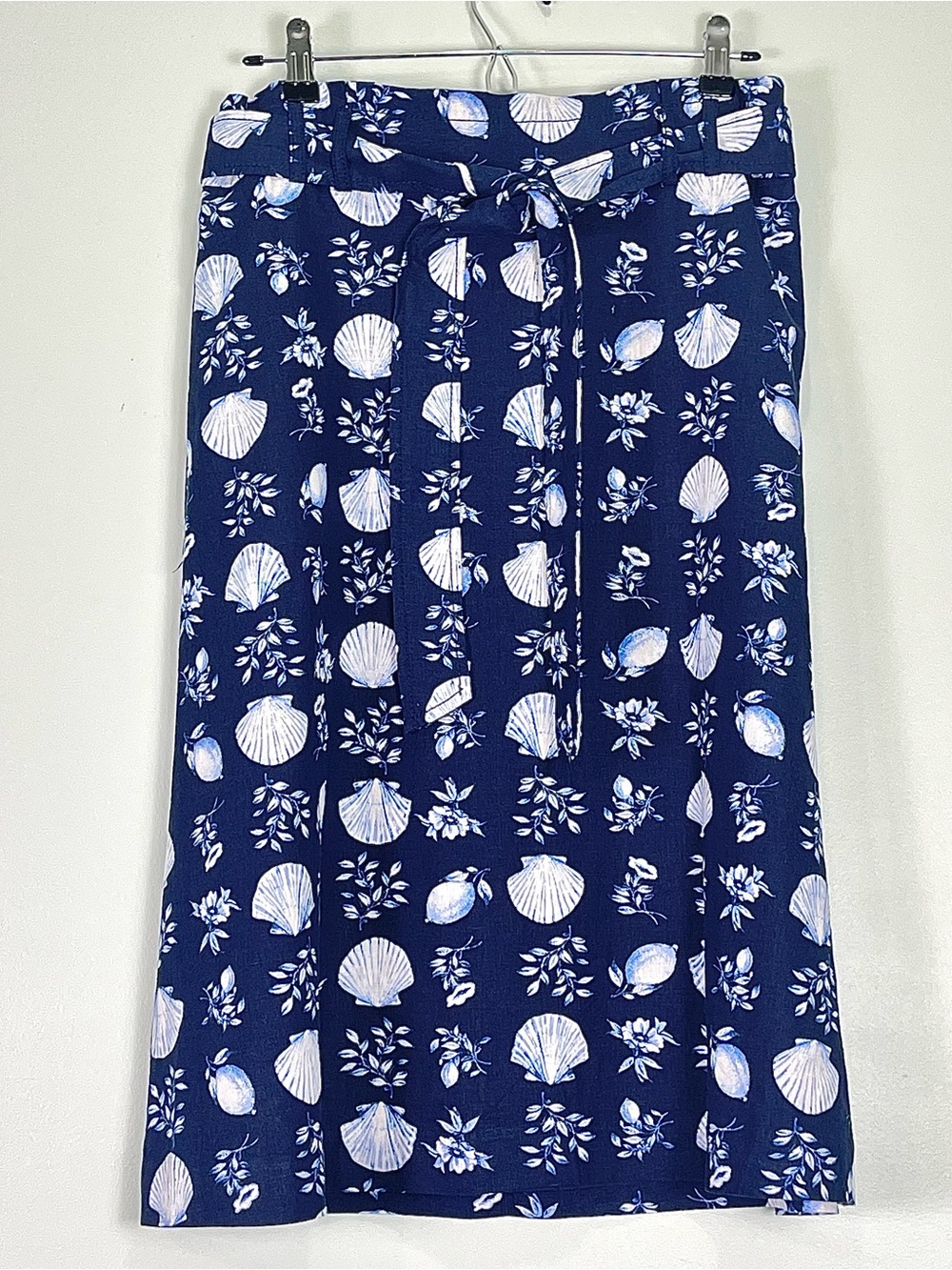 ANN TAYLOR Navy Blue Linen Blend Belted Paperback Skirt Shells Floral Lined Sz 8